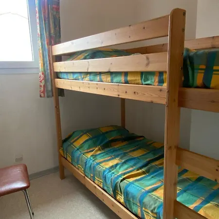 Petit Pavillon 4 Personnes Dans Avec Piscine *
