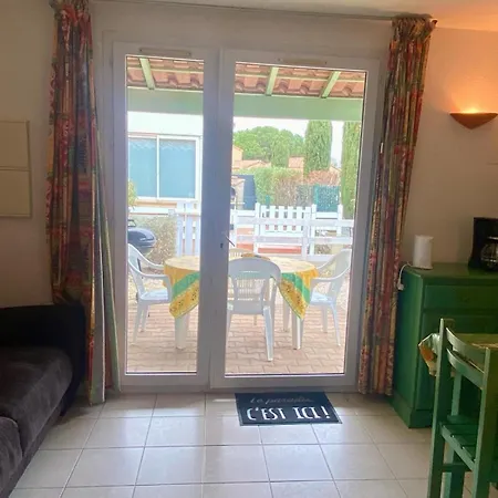 Petit Pavillon 4 Personnes Dans Avec Piscine * Vendres