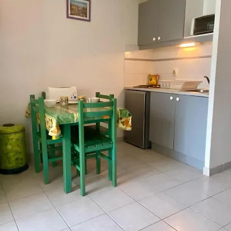 Petit Pavillon 4 Personnes Dans Résidence Avec Piscine Сasa de vacaciones Vendres