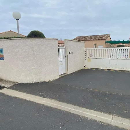 Petit Pavillon 4 Personnes Dans Résidence Avec Piscine