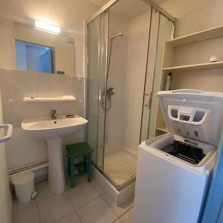 Petit Pavillon 4 Personnes Dans Avec Piscine * Vendres