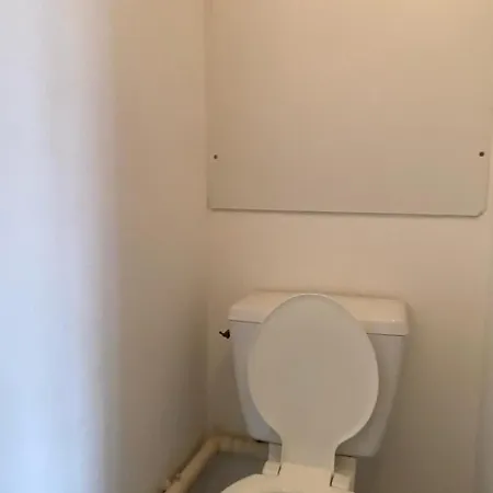 Petit Pavillon 4 Personnes Dans Avec Piscine Vendres