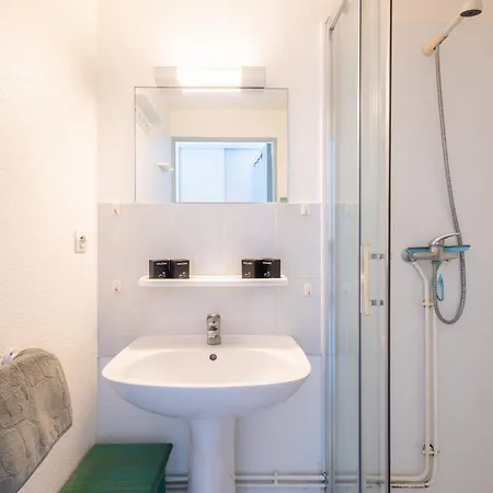 Petit Pavillon 4 Personnes Dans Avec Piscine Casa de Férias *