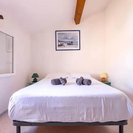 Petit Pavillon 4 Personnes Dans Avec Piscine Casa de Férias *