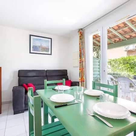 Petit Pavillon 4 Personnes Dans Avec Piscine Vendres