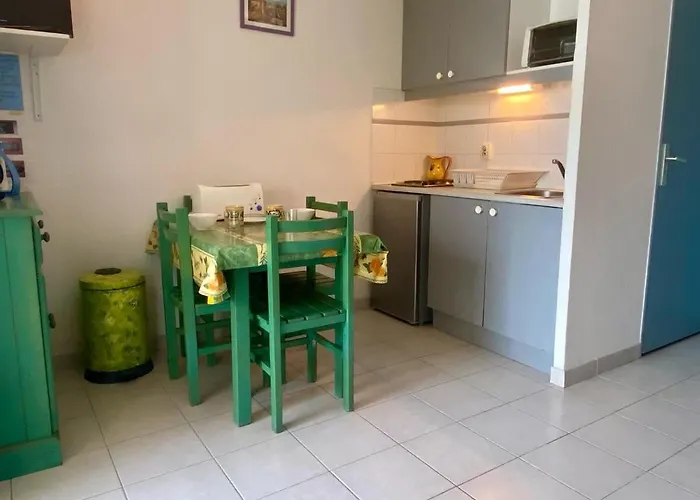 Petit Pavillon 4 Personnes Dans Avec Piscine Casa de Férias Vendres