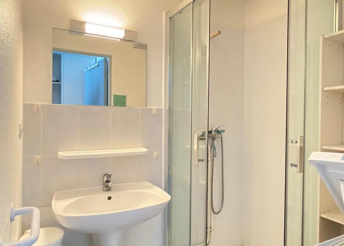 Petit Pavillon 4 Personnes Dans Avec Piscine Casa de Férias Vendres